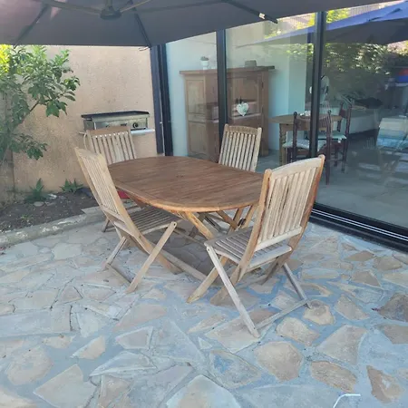 Daire T3 70m2 Renove Rdc, 50m Plage,climatise Avec Grd Terrasse L'argentiere